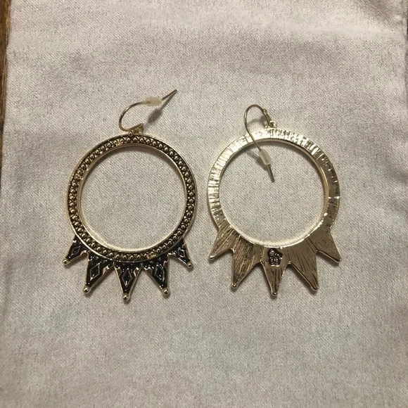 NWOT Jessica Simpson Gold Spike Hoop Earrings - Picture 6 of 7